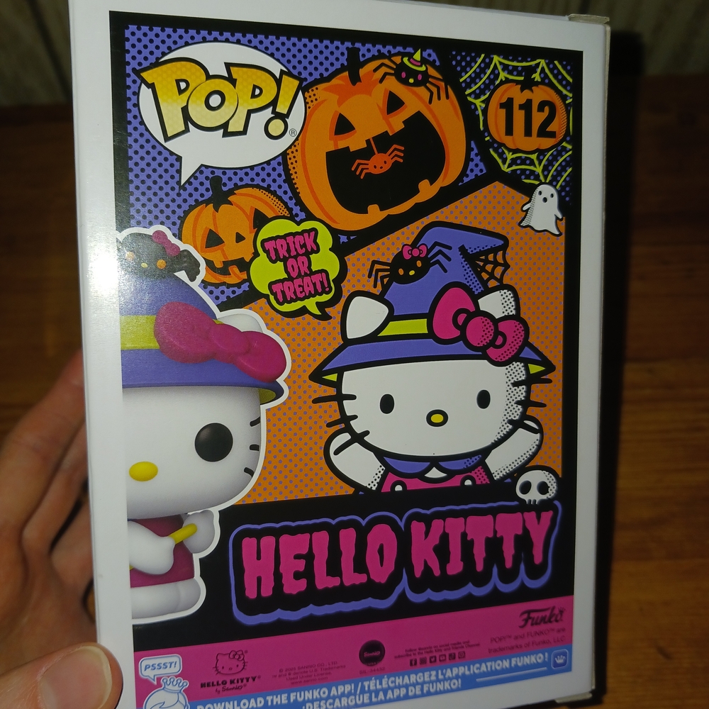 Funko Pop Hello Kitty Vinyl Figure - Halloween Witch #112 - Picture 4 of 5